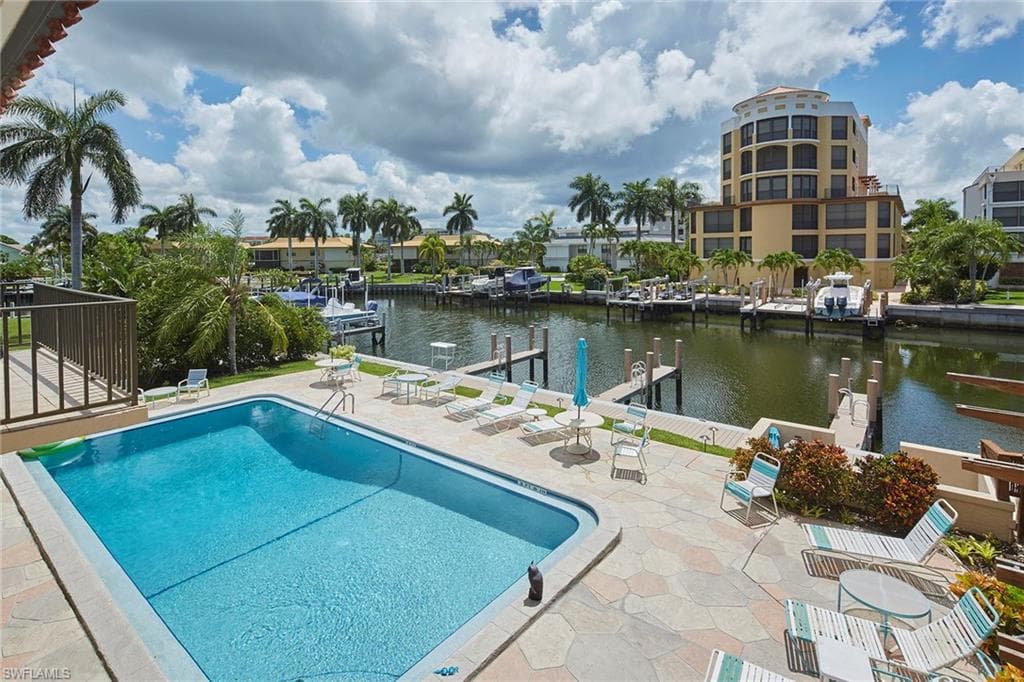 911 Huron CT 5 MARCO ISLAND, FL 34145