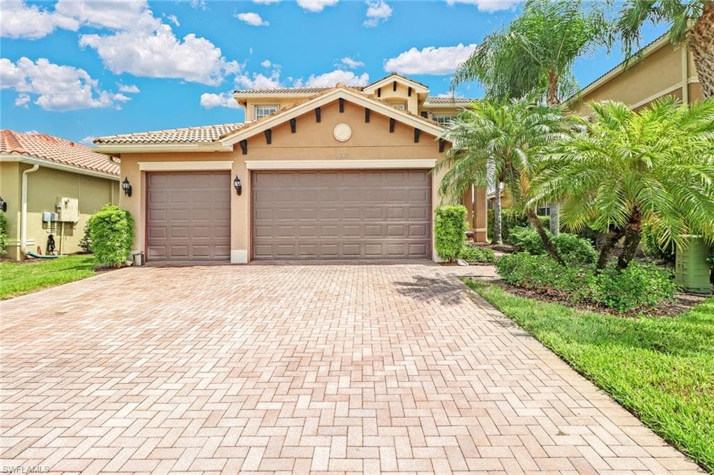 6843 Del Mar TER NAPLES, FL 34105