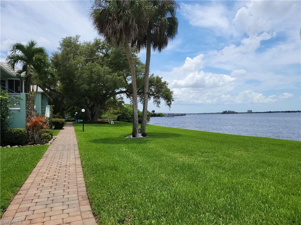 3225 E Riverside DR 68F FORT MYERS, FL 33916