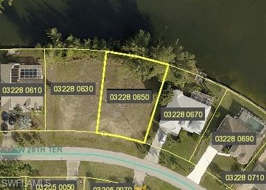1127 SW 28th TER CAPE CORAL, FL 33914
