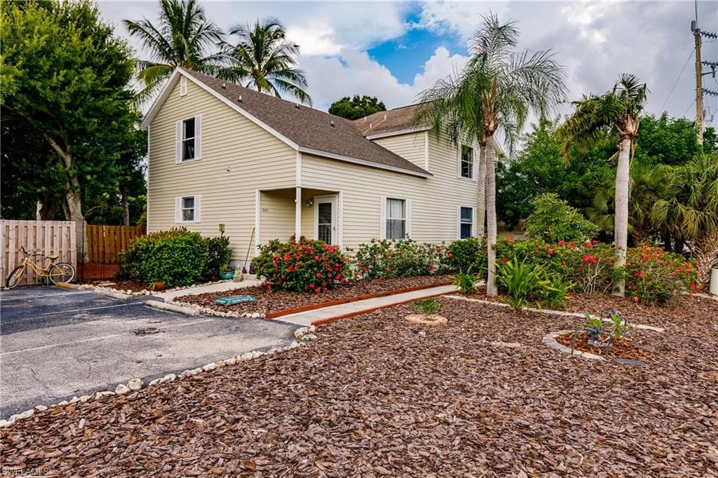 1061 Hartley AVE 506B MARCO ISLAND, FL 34145