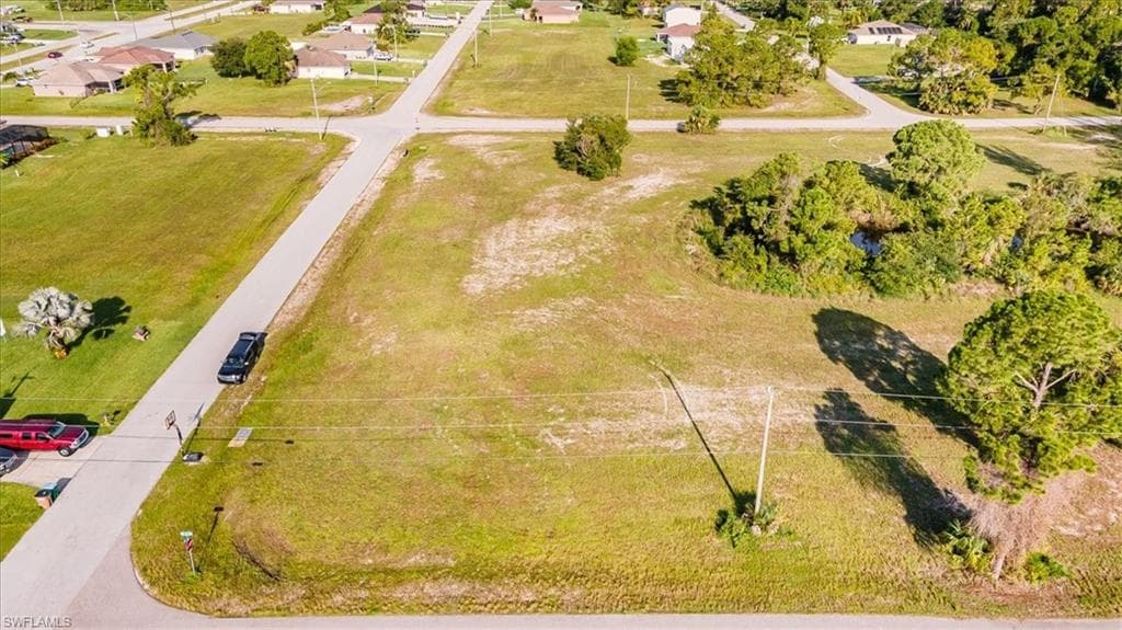 1715 NE 34th LN CAPE CORAL, FL 33909
