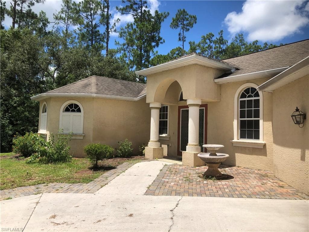 1005 Henry AVE LEHIGH ACRES, FL 33972