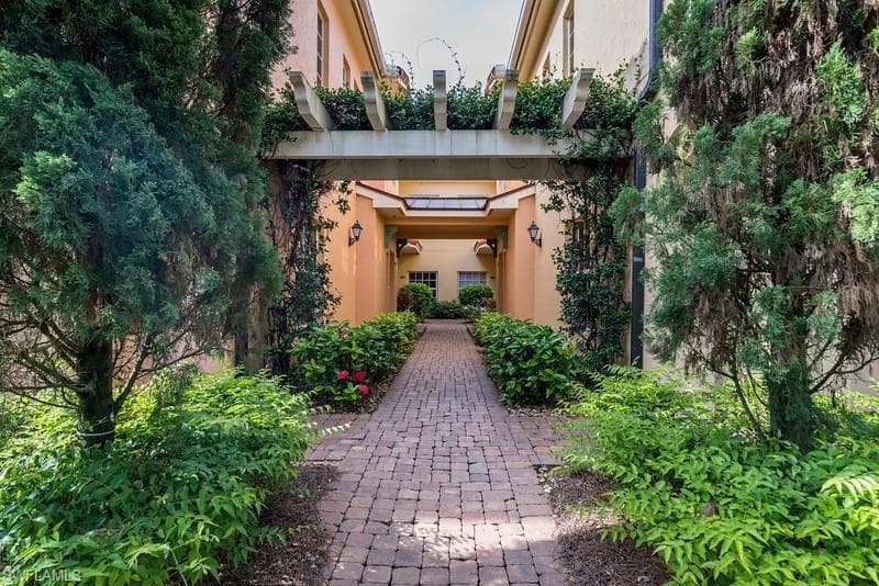 8601 Piazza Del Lago CIR 204 ESTERO, FL 33928
