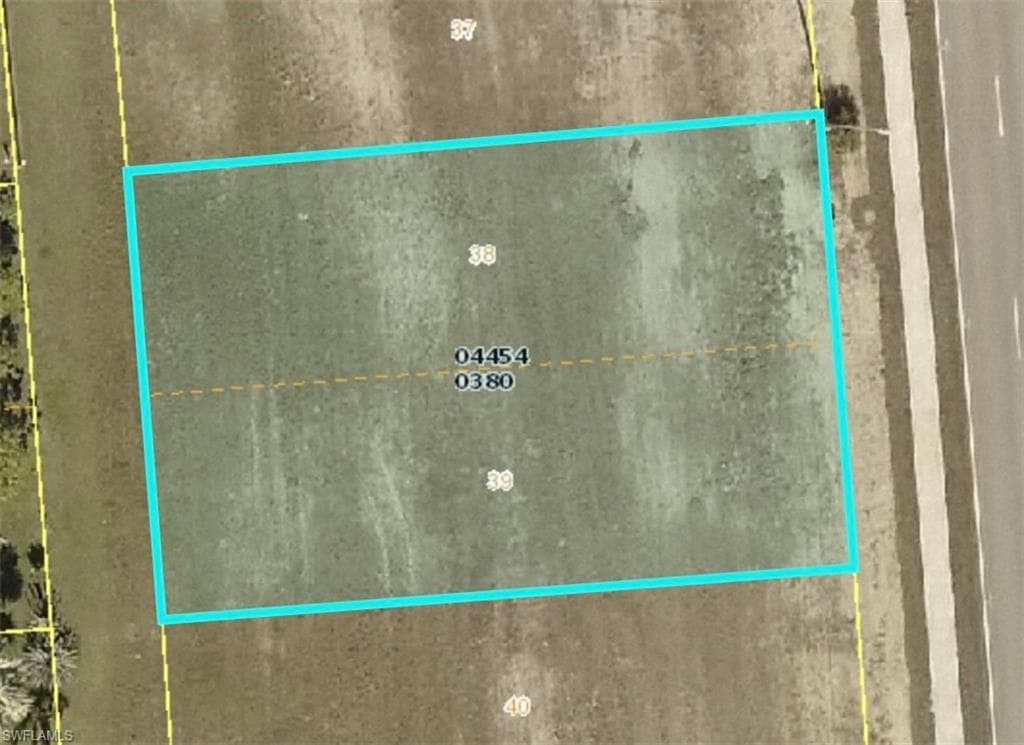1022 Skyline BLVD CAPE CORAL, FL 33991