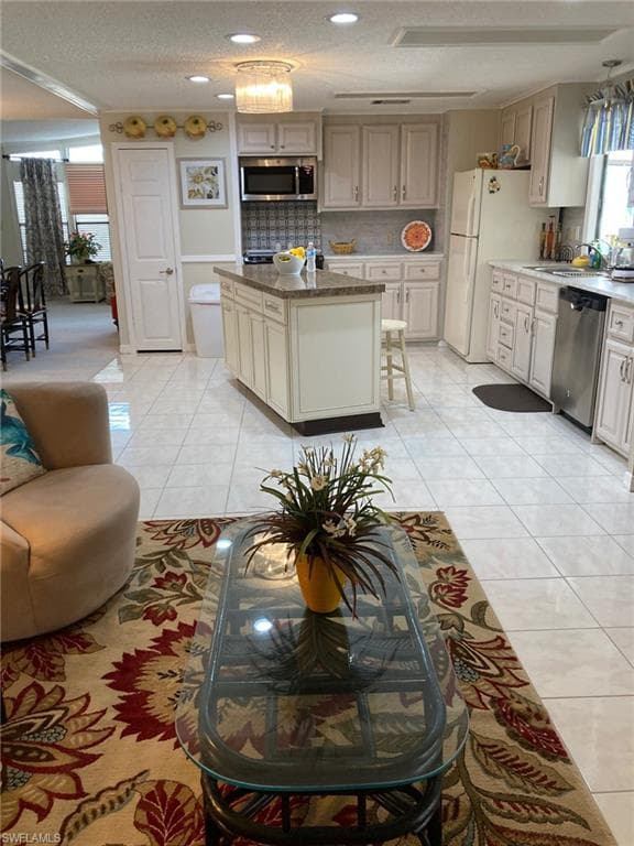 149 Kim DR 149 NAPLES, FL 34104