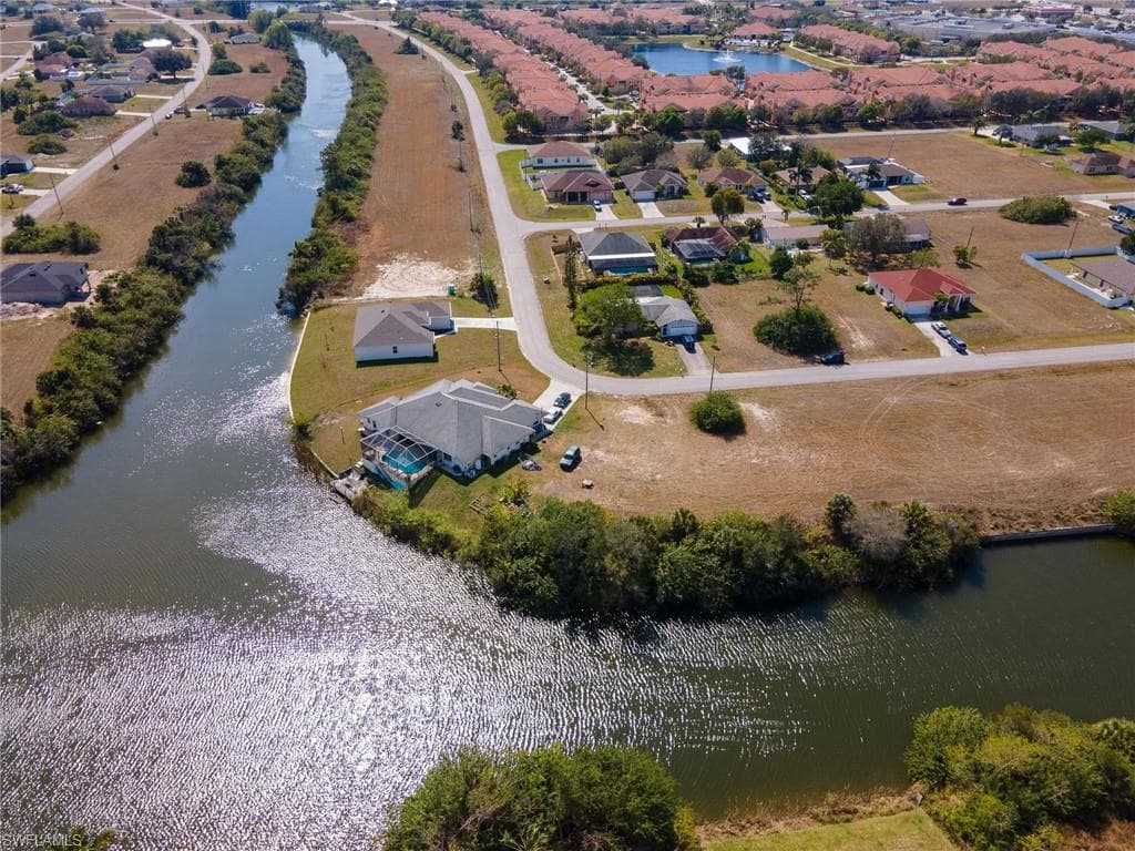 1821 NE 27th ST CAPE CORAL, FL 33909