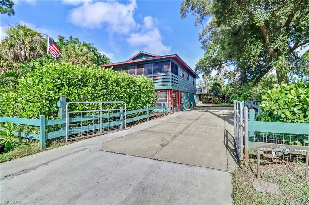 26290 Coventry LN BONITA SPRINGS, FL 34135