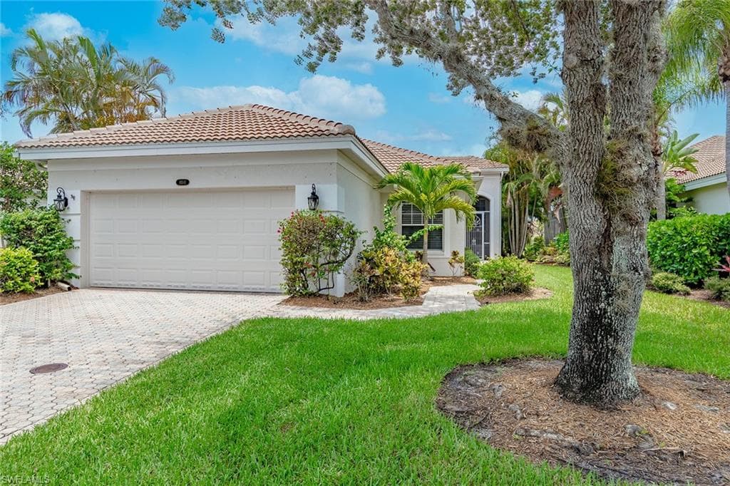 8541 PEPPER TREE WAY NAPLES, FL 34114