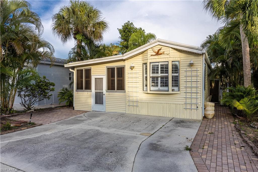 210 Cheetah DR 210 NAPLES, FL 34114