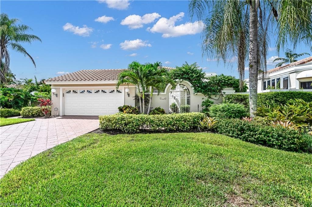 116 Via Napoli NAPLES, FL 34105