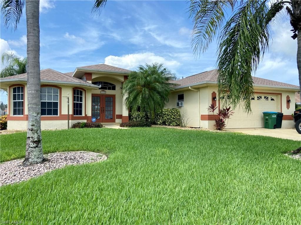 1132 SE 32nd TER CAPE CORAL, FL 33904