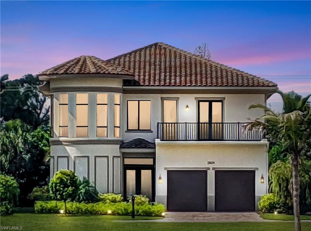 2879 Coco Lakes DR NAPLES, FL 34105