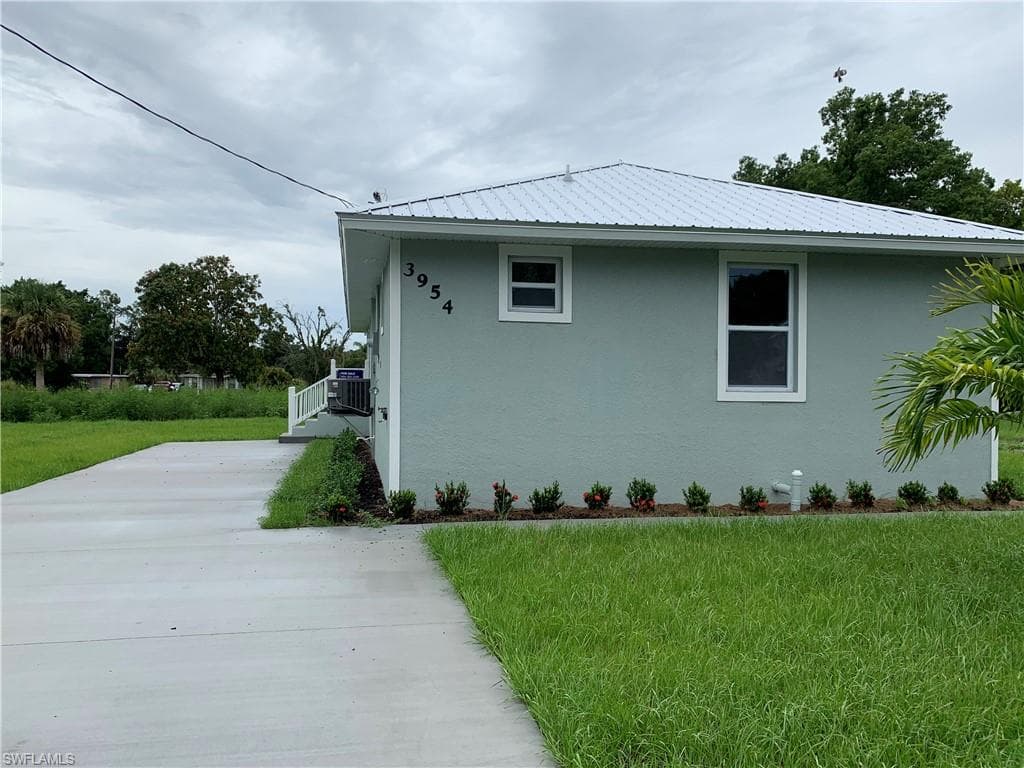 3954 Washington AVE FORT MYERS, FL 33916