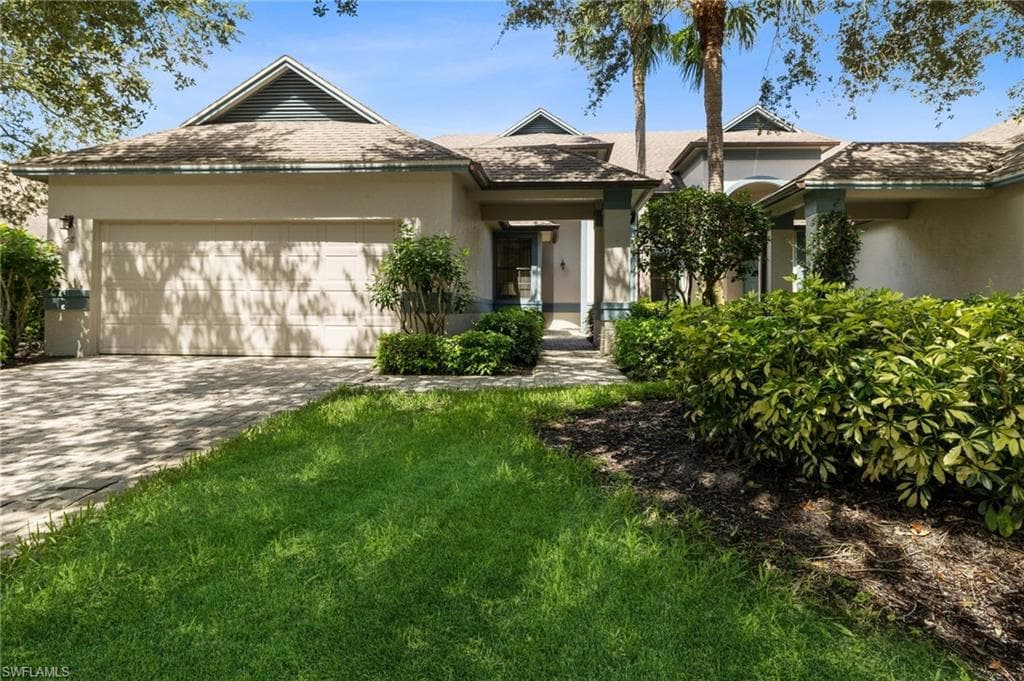 68 Water Oaks WAY E-68 NAPLES, FL 34105