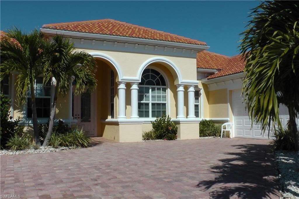 5800 SW 11th PL CAPE CORAL, FL 33914