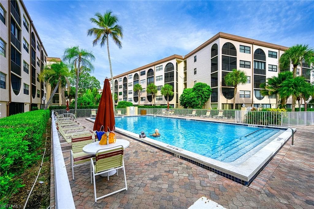 1027 Anglers CV B-304 MARCO ISLAND, FL 34145