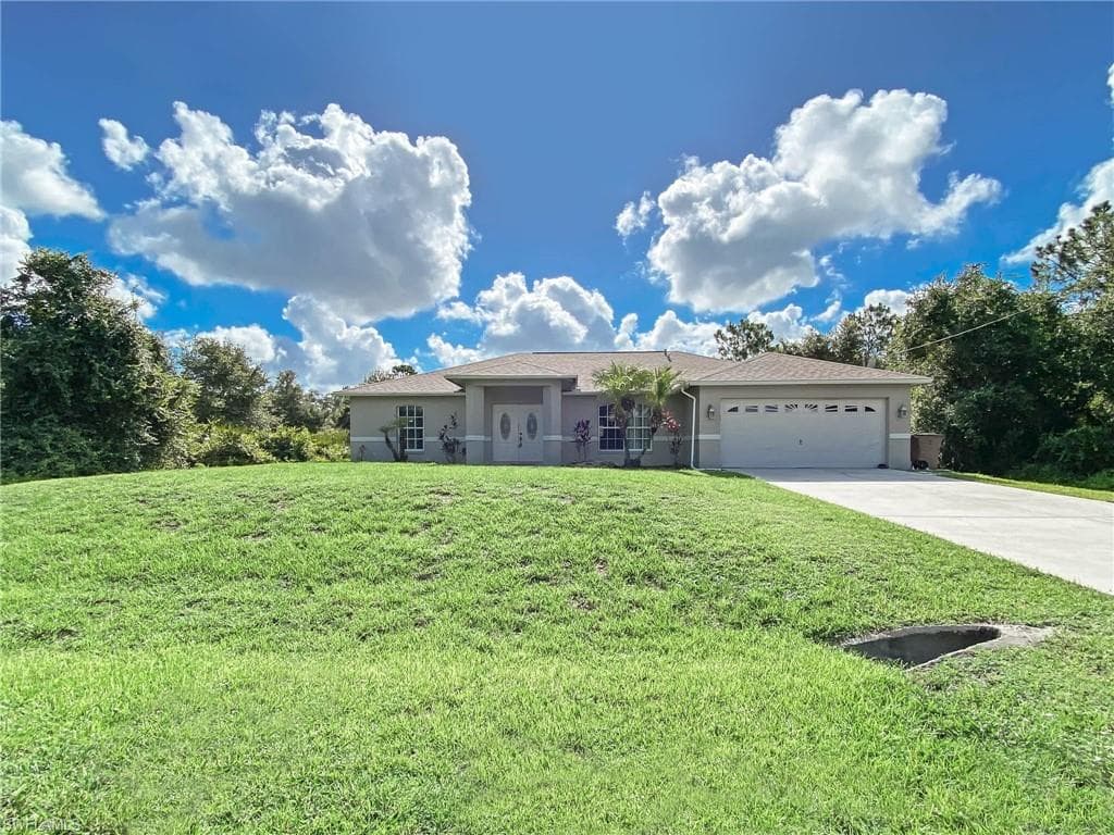 506 Henry AVE LEHIGH ACRES, FL 33972