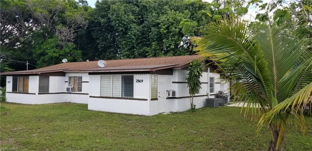 2567/2569 Columbus ST FORT MYERS, FL 33901
