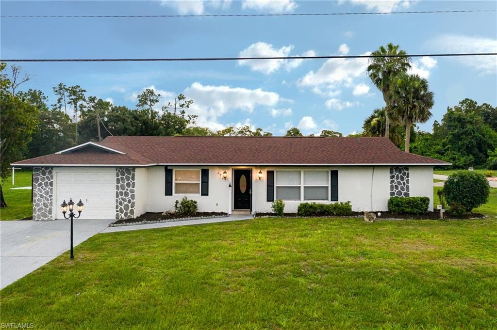 2507 E 2nd ST LEHIGH ACRES, FL 33936