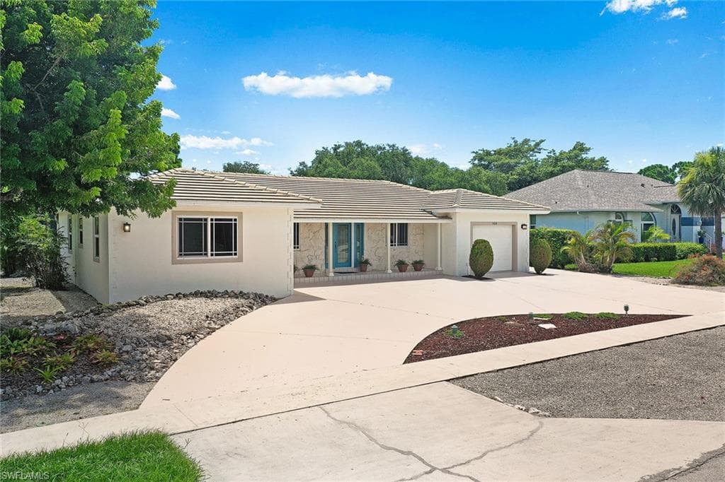 568 Nassau RD MARCO ISLAND, FL 34145