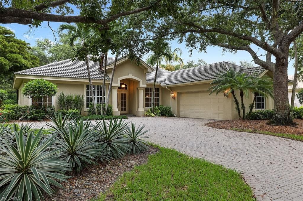1099 Camelot CIR NAPLES, FL 34119