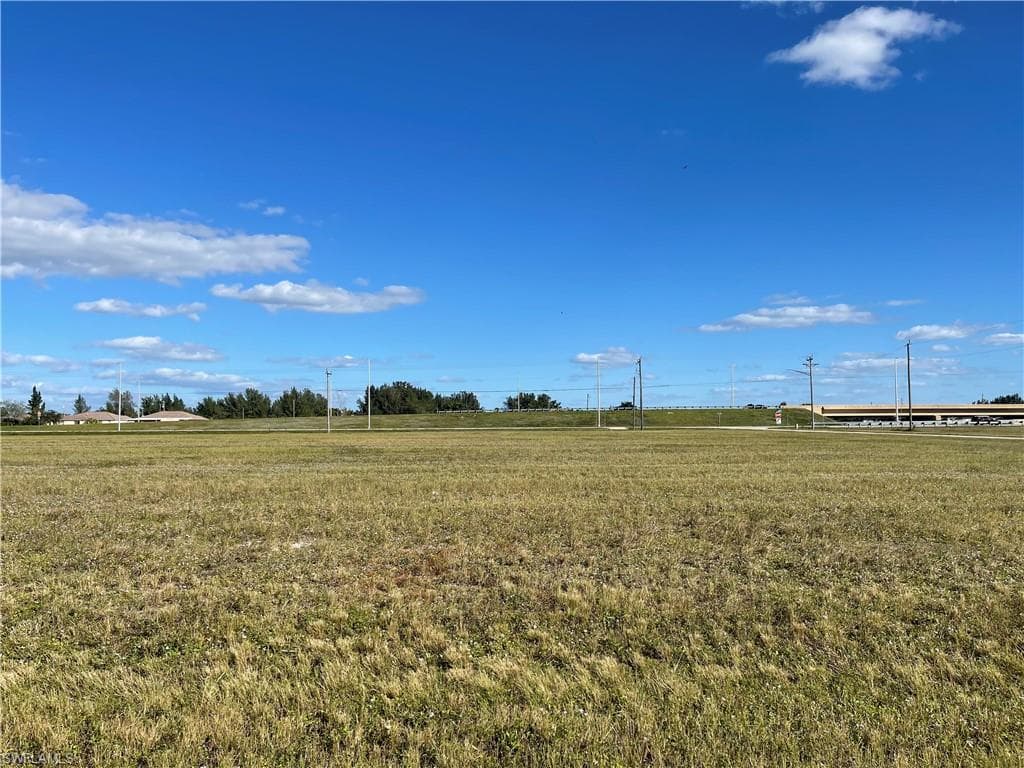919 NW 32nd PL CAPE CORAL, FL 33993