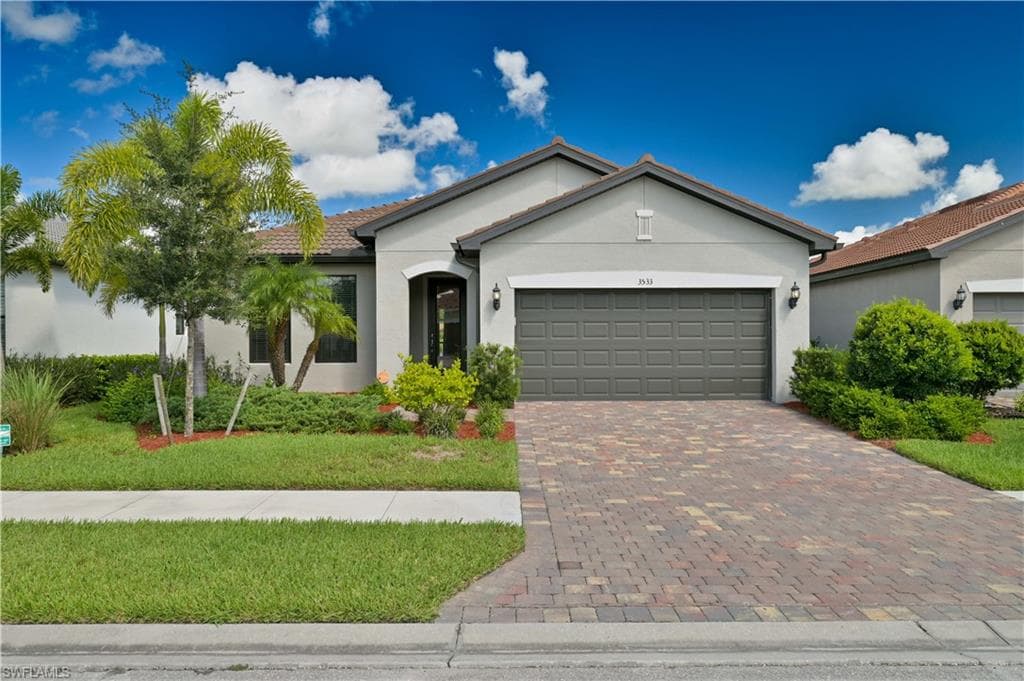 3533 E Hampton Cir ALVA, FL 33920