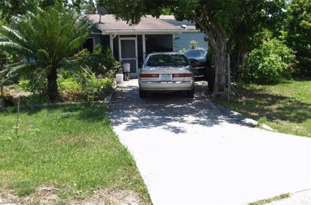 448 Valley DR LEHIGH ACRES, FL 33936
