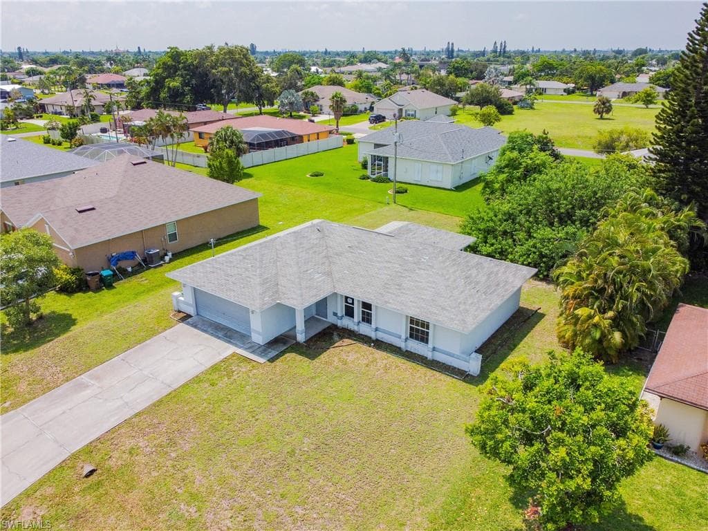 916 SE 22nd ST CAPE CORAL, FL 33990