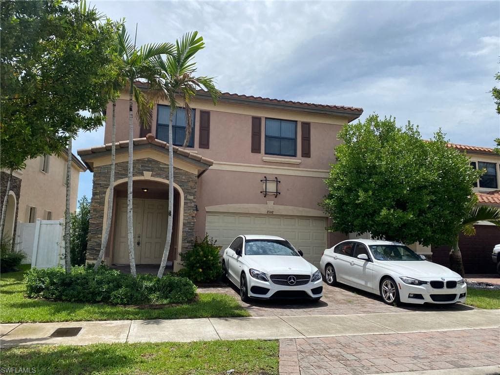 8748 33rd AVE HIALEAH GARDENS, FL 33018