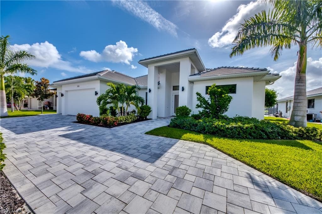 3133 SE 10th AVE CAPE CORAL, FL 33904