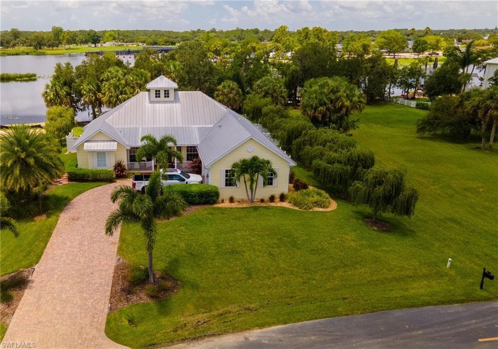 16430 Oakview CIR ALVA, FL 33920
