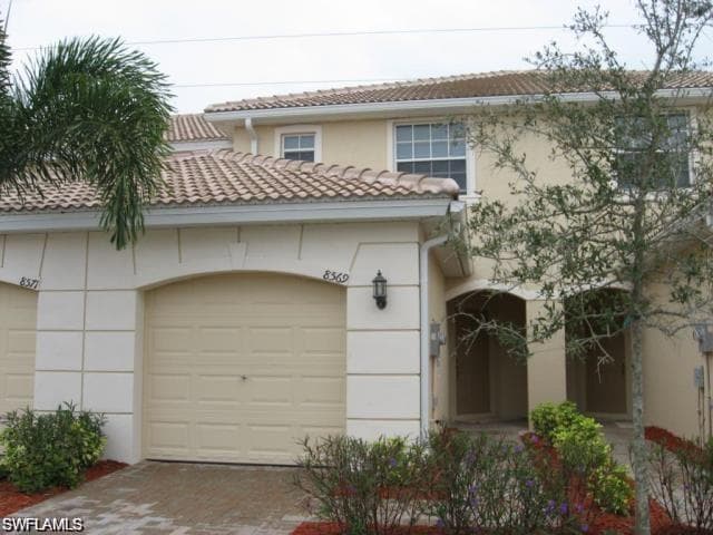 8569 Athena CT LEHIGH ACRES, FL 33971