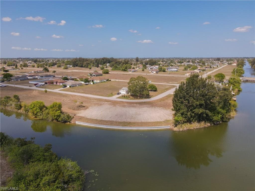 107 NE 19th TER CAPE CORAL, FL 33909