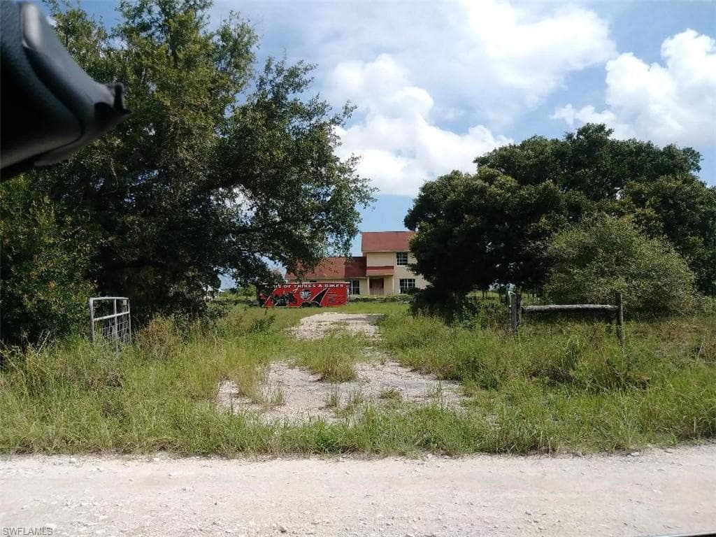 22695 Tinas LN FORT MYERS, FL 33913