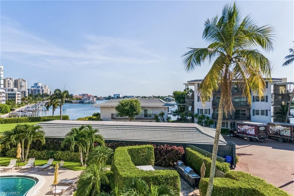 3410 Gulf Shore BLVD N 306 NAPLES, FL 34103