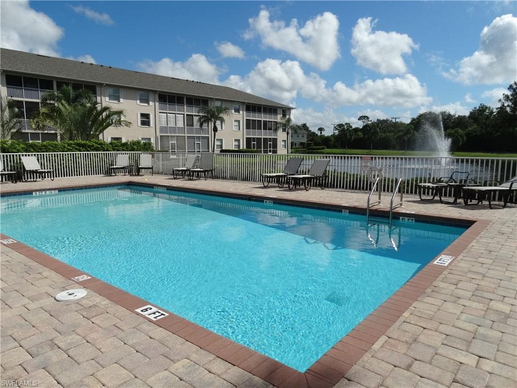 3250 Cypress Glen WAY 422 NAPLES, FL 34109