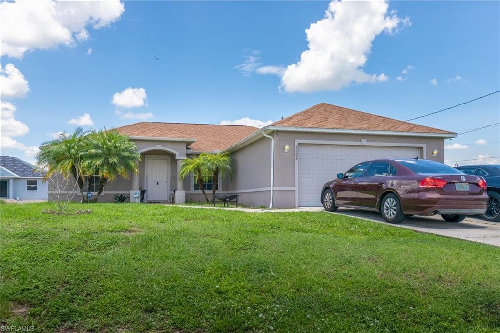 3302 33rd ST SW LEHIGH ACRES, FL 33976