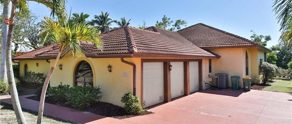 1841 Olds CT MARCO ISLAND, FL 34145