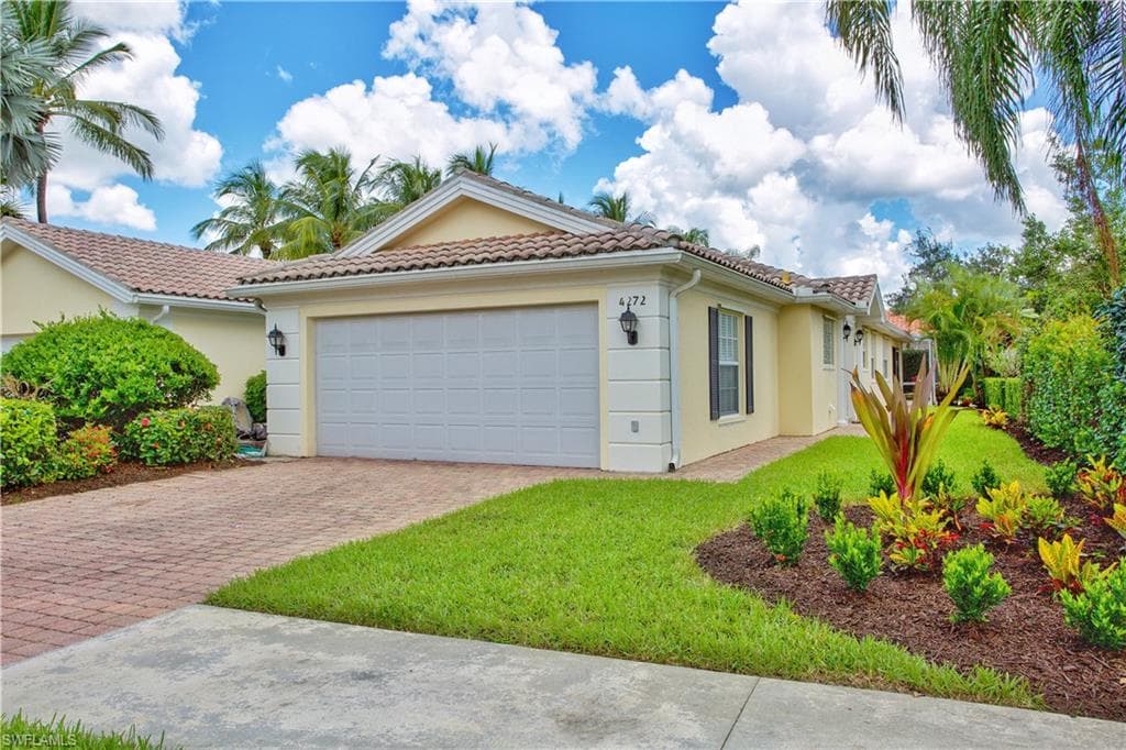 4272 Redonda LN NAPLES, FL 34119