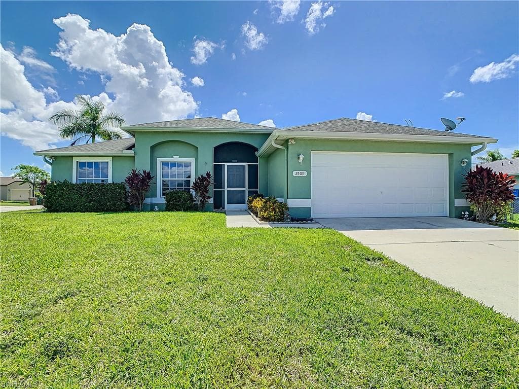 2509 SW 11th CT CAPE CORAL, FL 33914