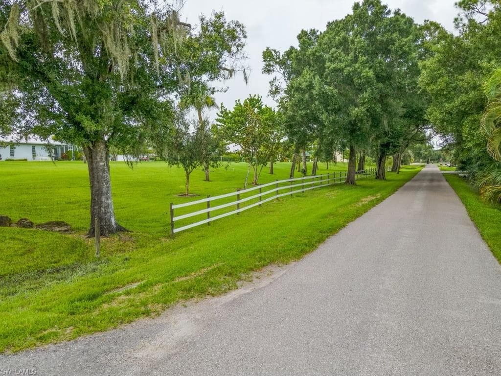 15711 Idalia DR ALVA, FL 33920