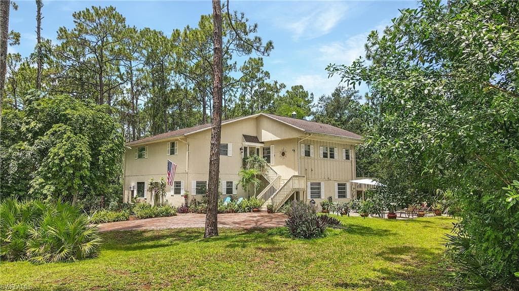 25272 Busy Bee DR BONITA SPRINGS, FL 34135
