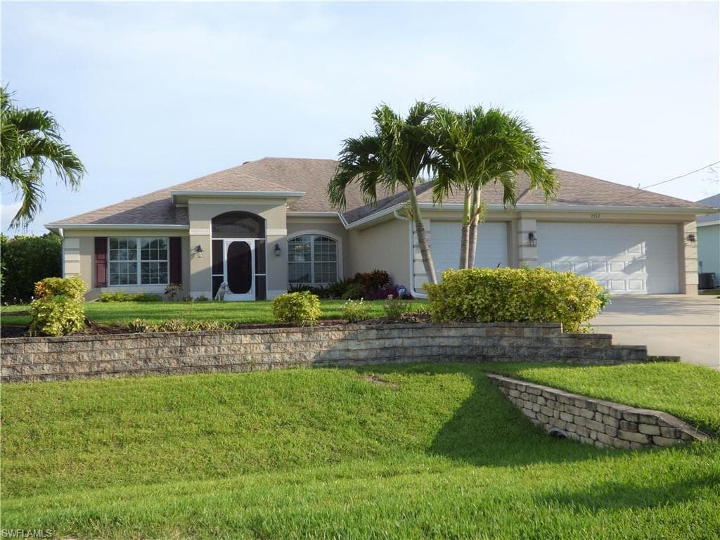 2312 NW 26th TER CAPE CORAL, FL 33993