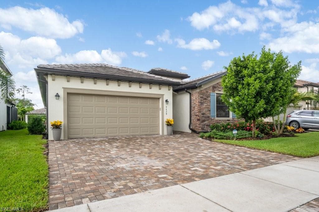 9428 Glenforest DR NAPLES, FL 34120