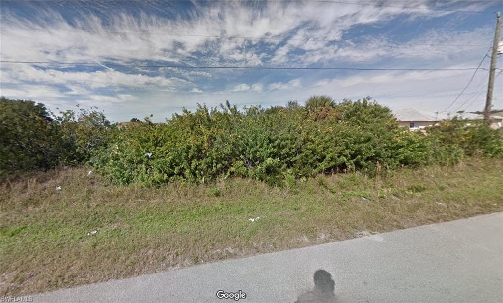 2437-2439 King AVE N LEHIGH ACRES, FL 33971