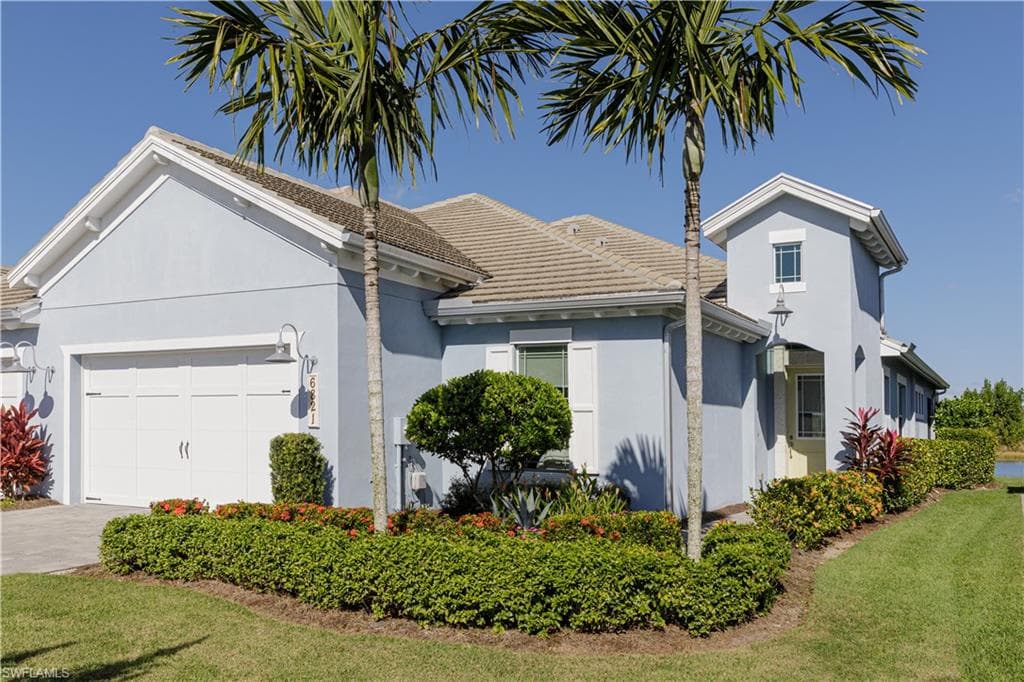 6821 Bequia WAY NAPLES, FL 34113