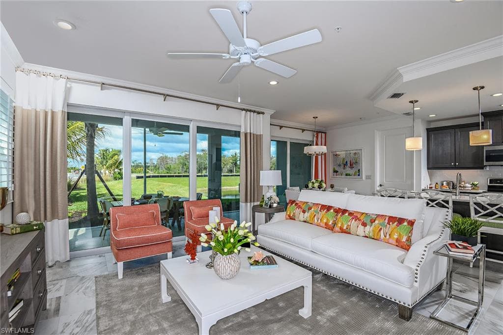 2560 Seychelles DR 1001 NAPLES, FL 34112