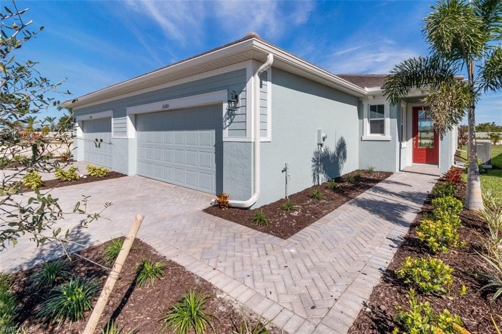 10372 BONAVIE COVE DR FORT MYERS, FL 33966